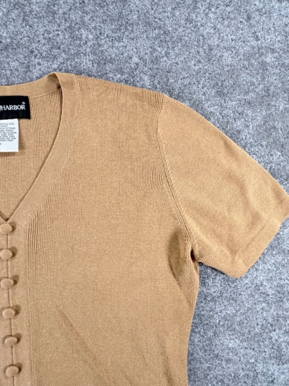 Vintage Sag Harbor Sweater Womens S Brown Tan V-Neck Short Sleeve Button Detail - Picture 8 of 16